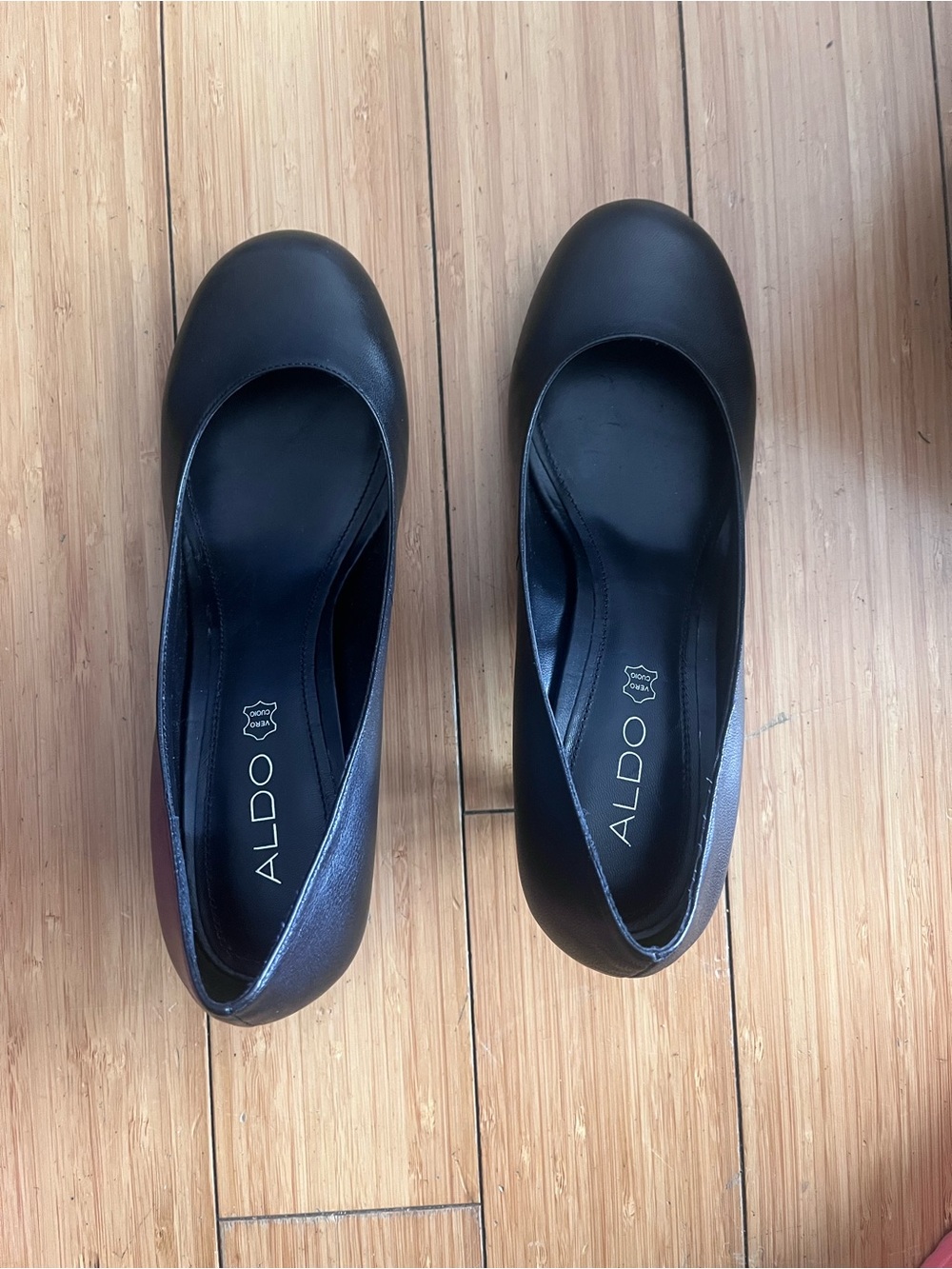 ALDO Black Leather Round-Toe Flats